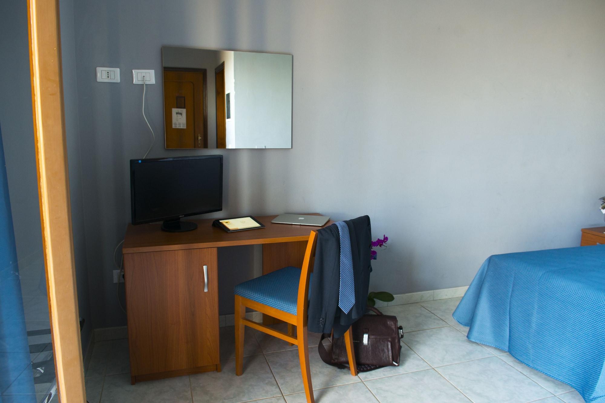 Hotel Dei Pini Porto Empedocle Bagian luar foto
