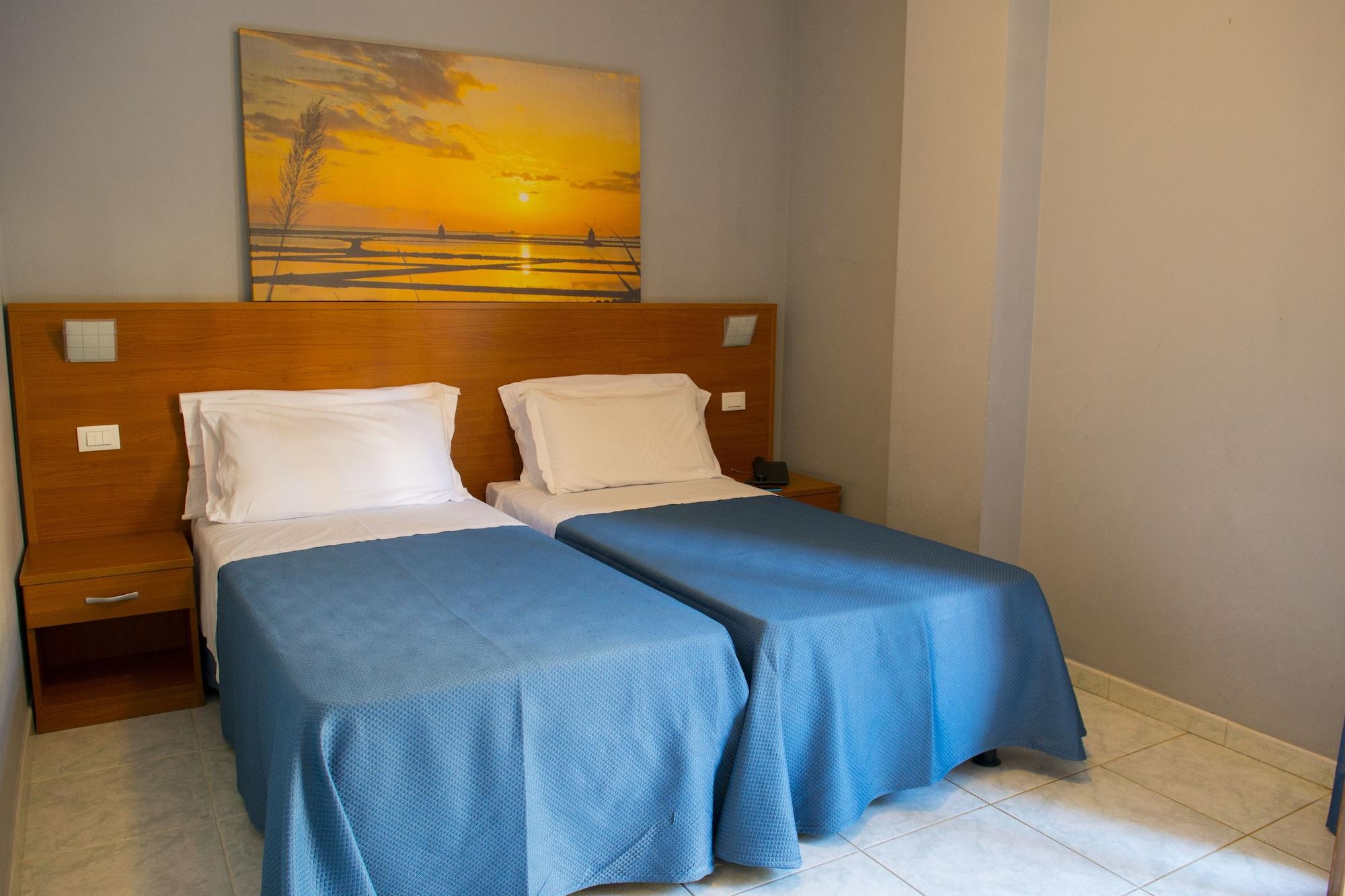 Hotel Dei Pini Porto Empedocle Bagian luar foto