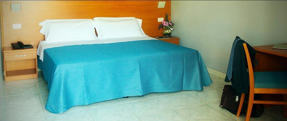 Hotel Dei Pini Porto Empedocle Bagian luar foto